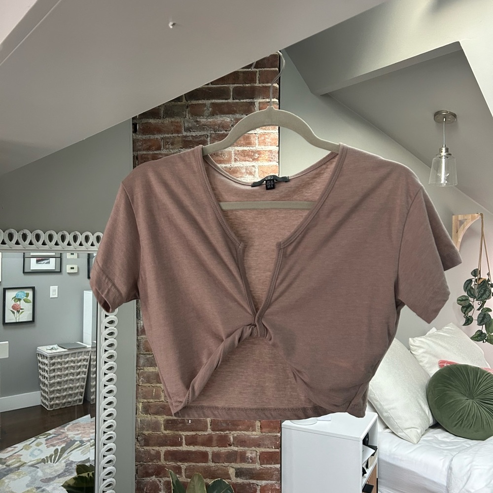 Missguided short sleeve cropped top